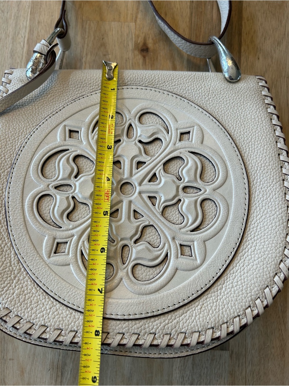 Brighton Ferrara GISELLA 3D Medallion Saddle Crossbody Bag Purse White Ivory - Picture 10 of 13